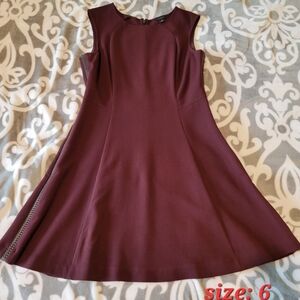 Elegant Burgundy Sleeveless Dress